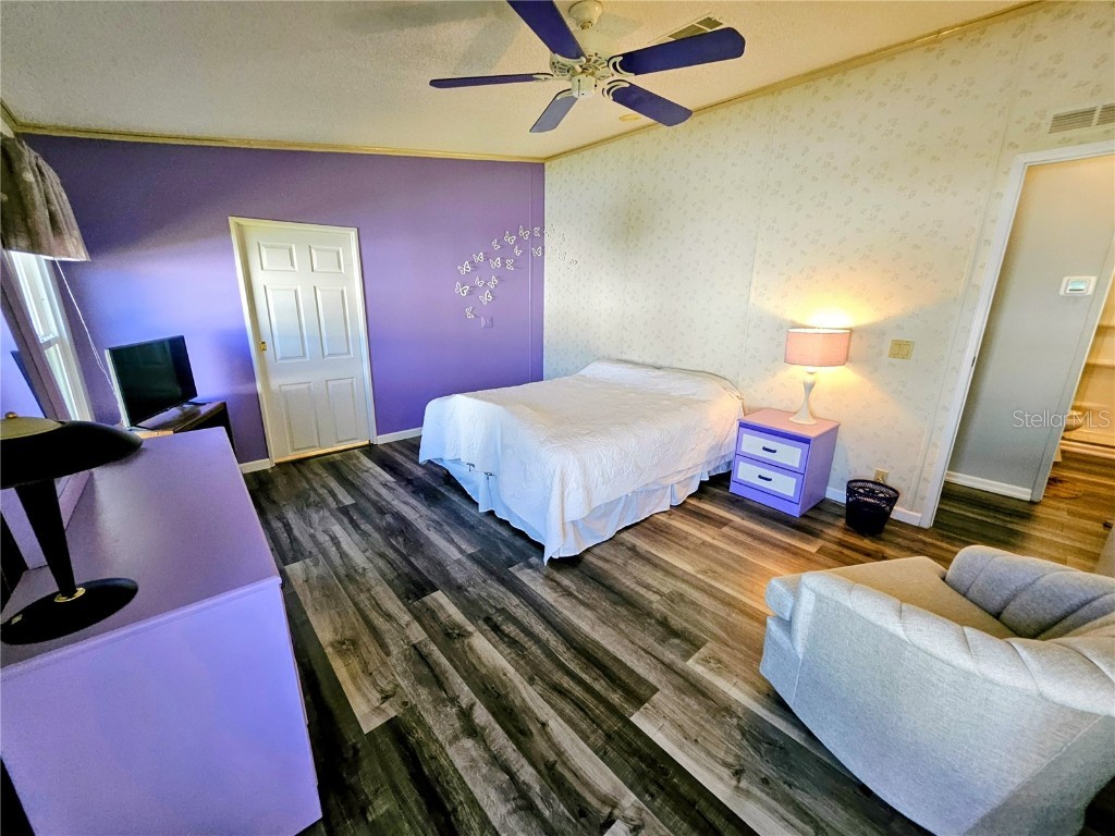 305 Oakwood Boulevard E Sarasota FL 34237 A4671180 image27