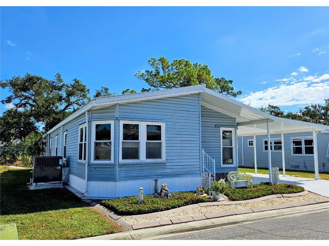 305 Oakwood Boulevard E Sarasota FL 34237 A4671180 image3