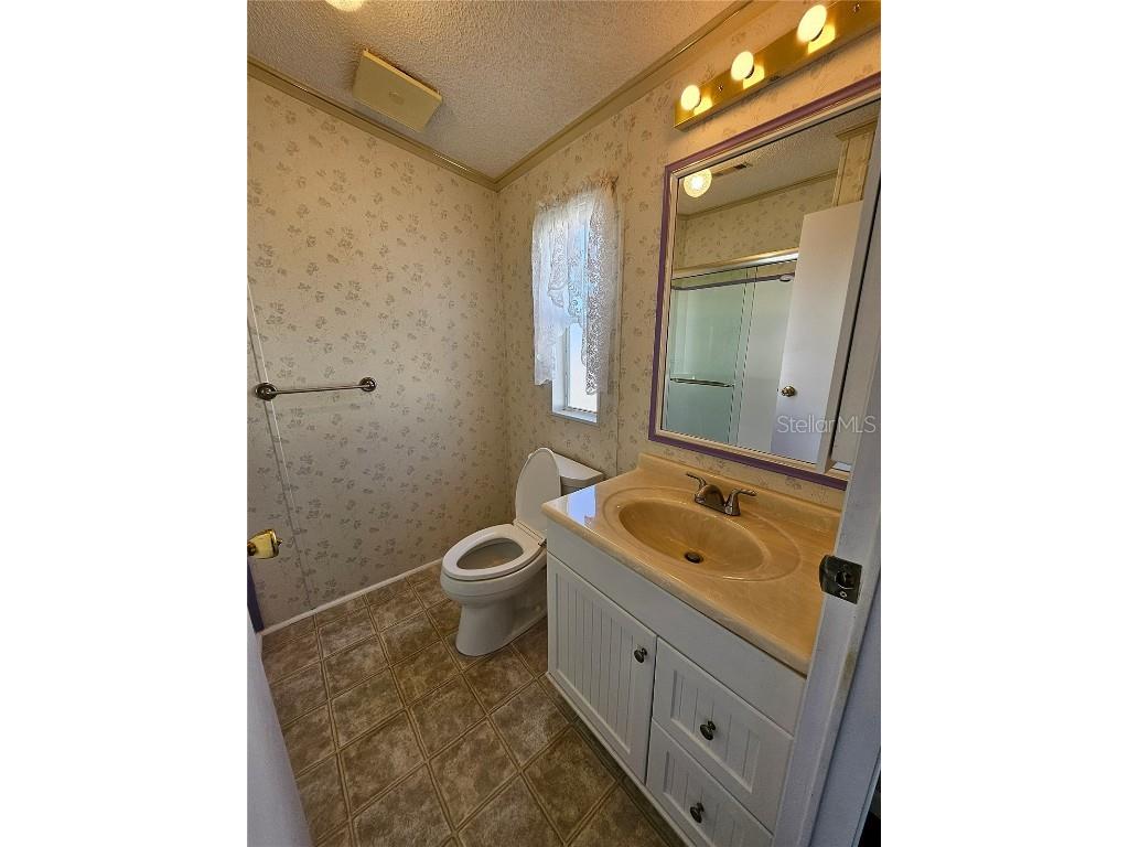 305 Oakwood Boulevard E Sarasota FL 34237 A4671180 image30