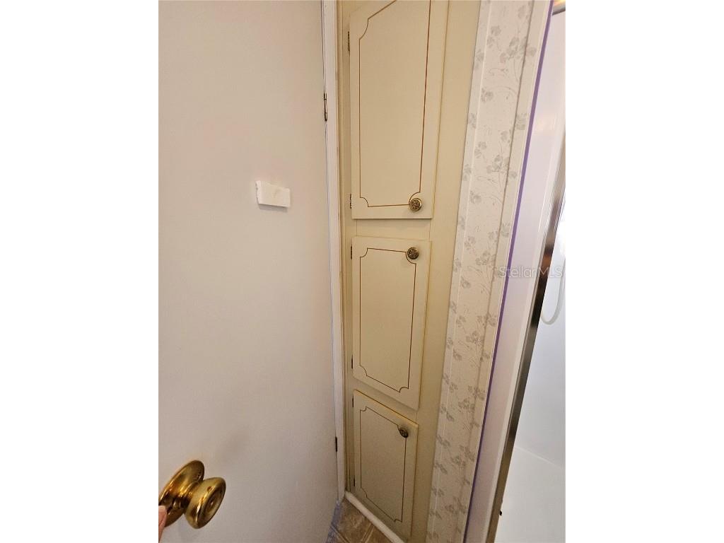 305 Oakwood Boulevard E Sarasota FL 34237 A4671180 image32