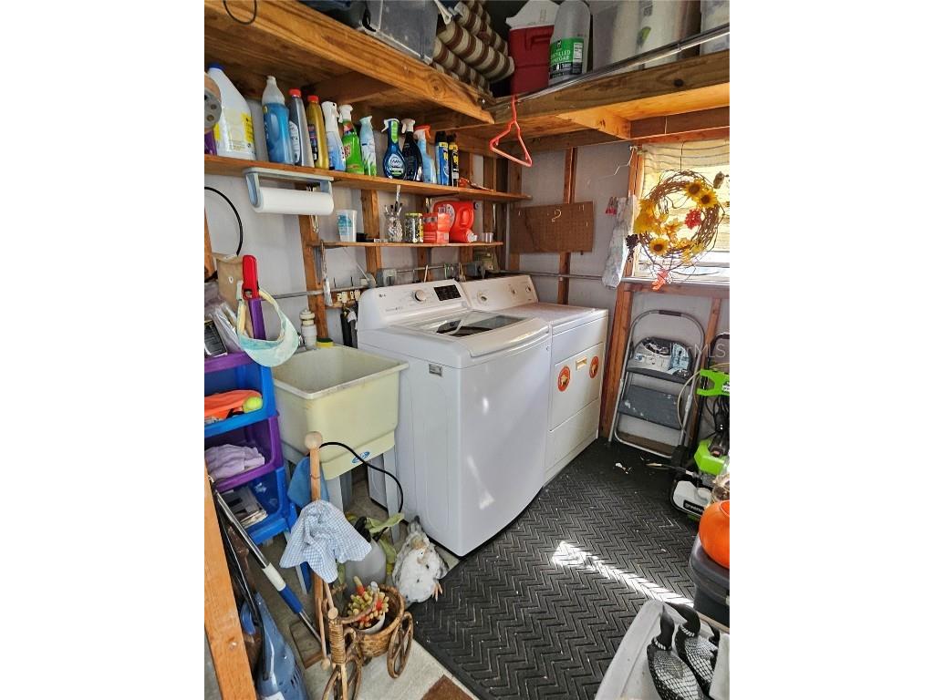 305 Oakwood Boulevard E Sarasota FL 34237 A4671180 image36