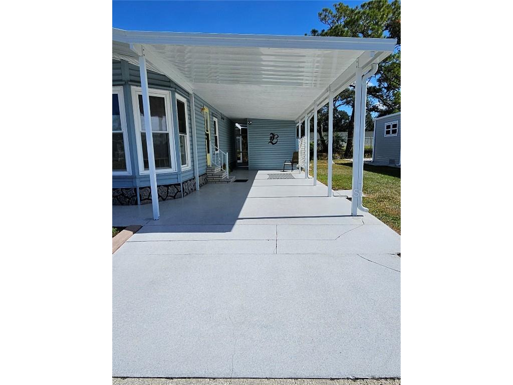 305 Oakwood Boulevard E Sarasota FL 34237 A4671180 image4