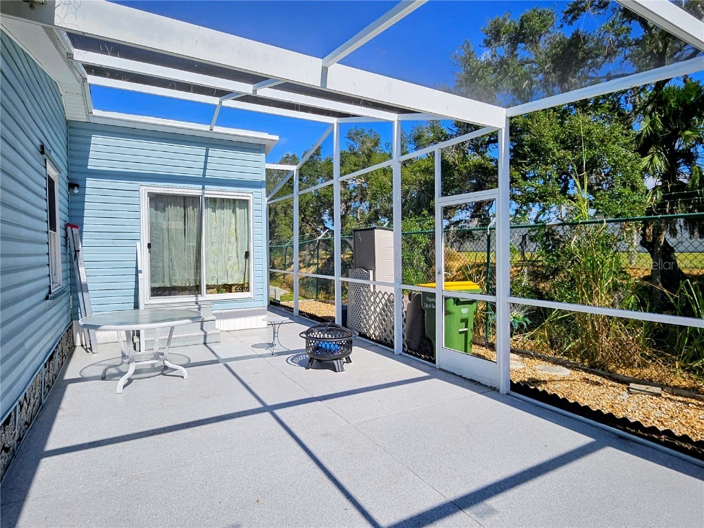 305 Oakwood Boulevard E Sarasota FL 34237 A4671180 image5