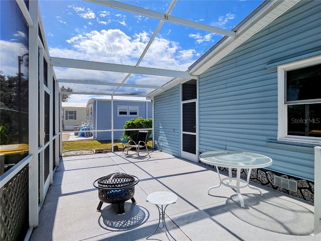 305 Oakwood Boulevard E Sarasota FL 34237 A4671180 image8