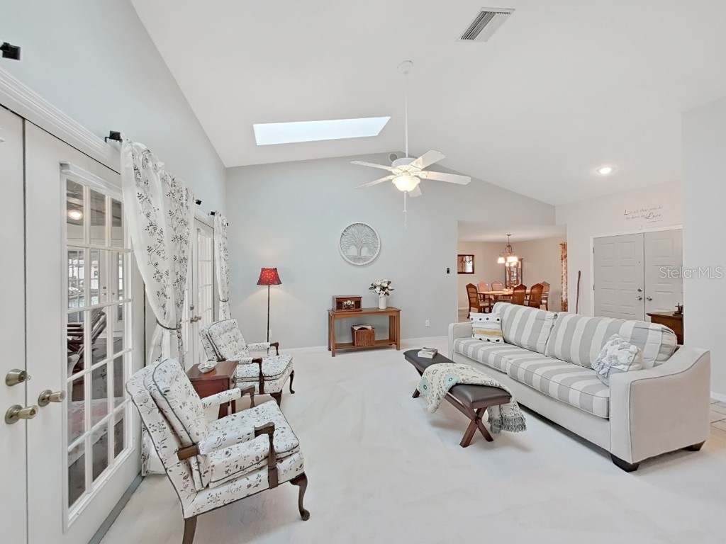 305 Running Horse Road Seffner FL 33584 TB8449747 image17