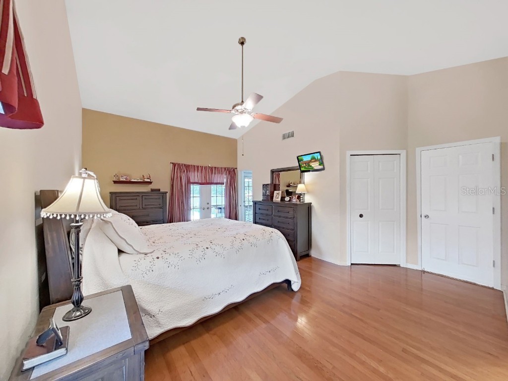 305 Running Horse Road Seffner FL 33584 TB8449747 image21