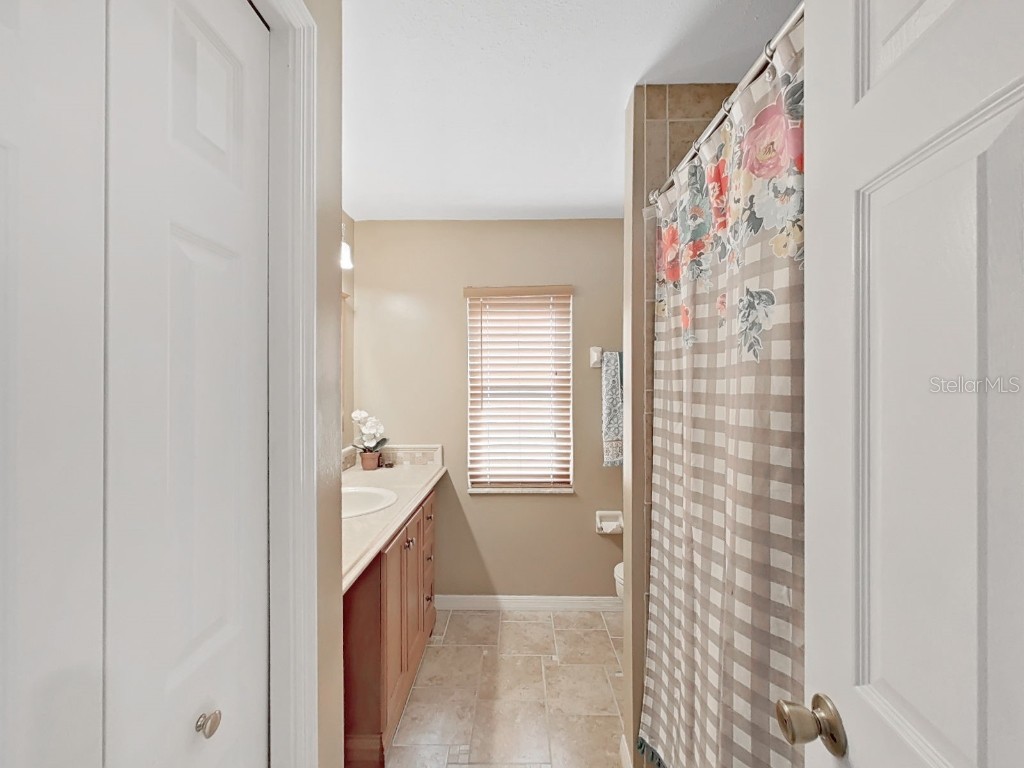 305 Running Horse Road Seffner FL 33584 TB8449747 image33