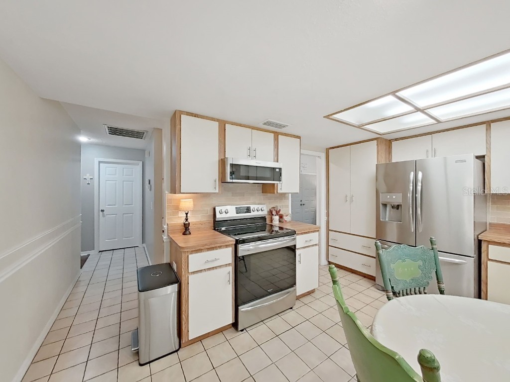 305 Running Horse Road Seffner FL 33584 TB8449747 image37