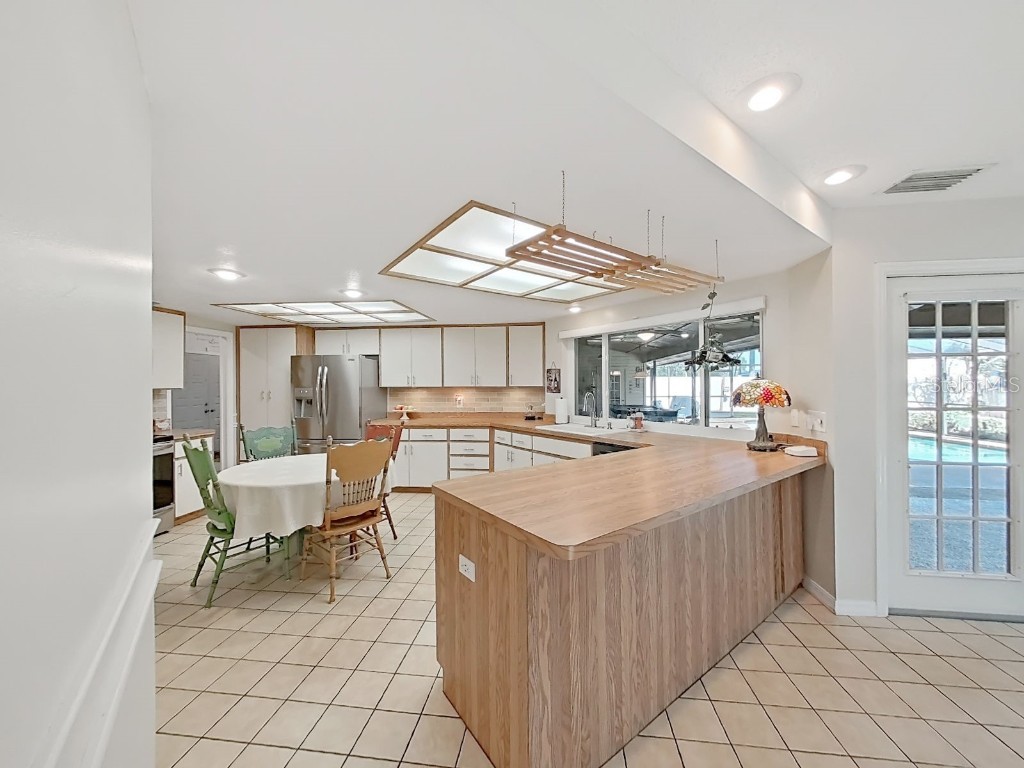 305 Running Horse Road Seffner FL 33584 TB8449747 image39