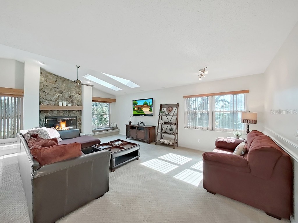 305 Running Horse Road Seffner FL 33584 TB8449747 image40