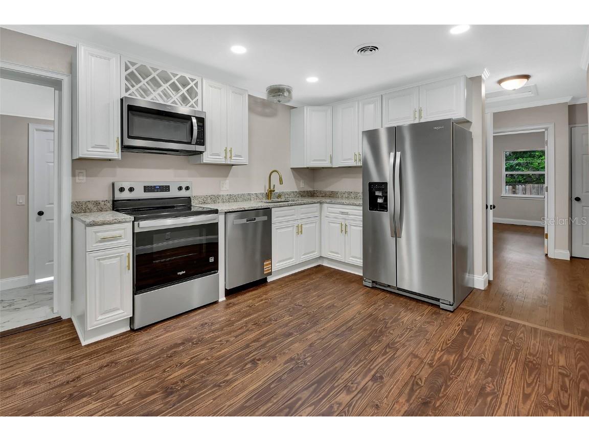 305 Stone Street Deland FL 32720 V4945290 image9