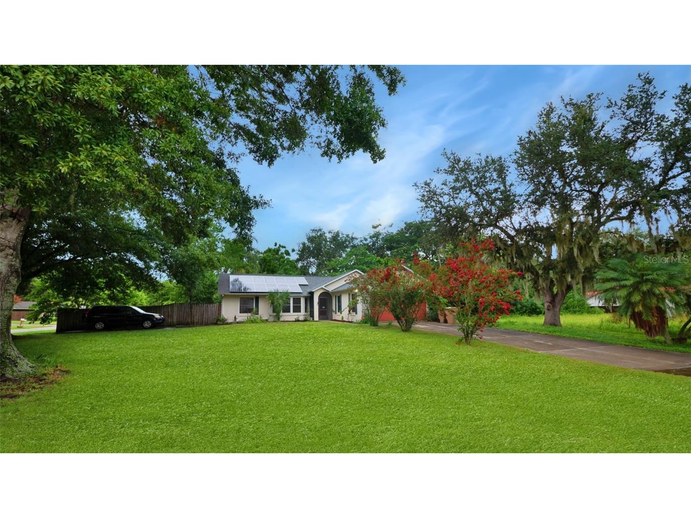 305 Vincent Drive Mount Dora FL 32757 G5071372 image1