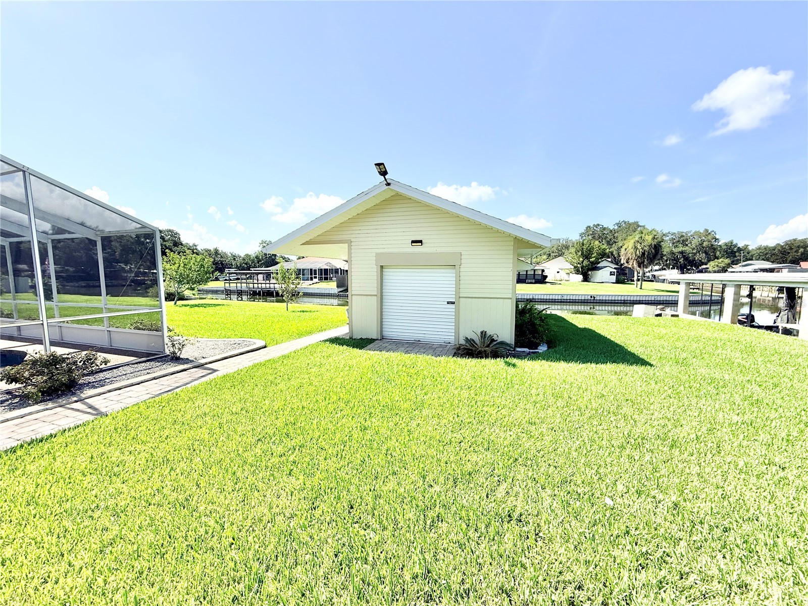 305 W Delaware Street Tavares FL 32778 - LAKE EUSTIS G5115352 image35