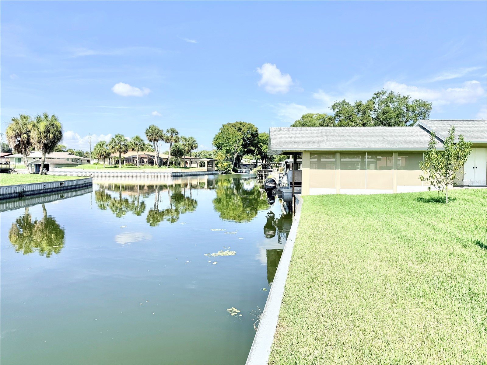 305 W Delaware Street Tavares FL 32778 - LAKE EUSTIS G5115352 image4