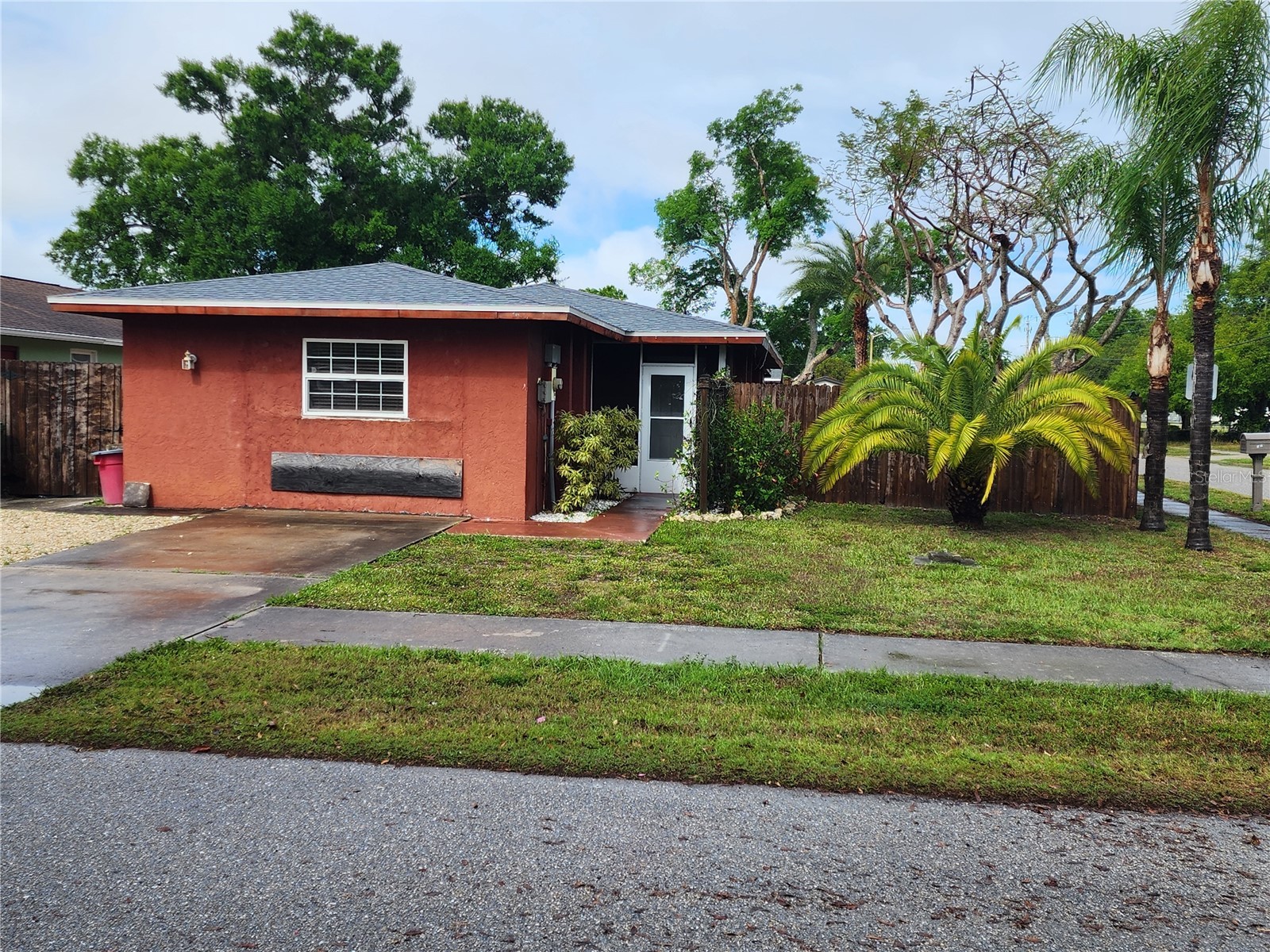 3050 8th Street Sarasota FL 34237 A4688907 image1