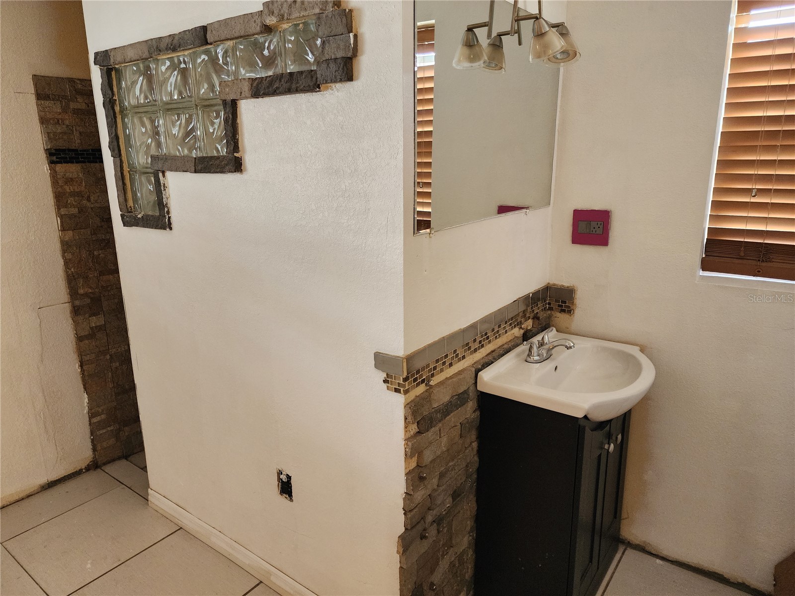3050 8th Street Sarasota FL 34237 A4688907 image13