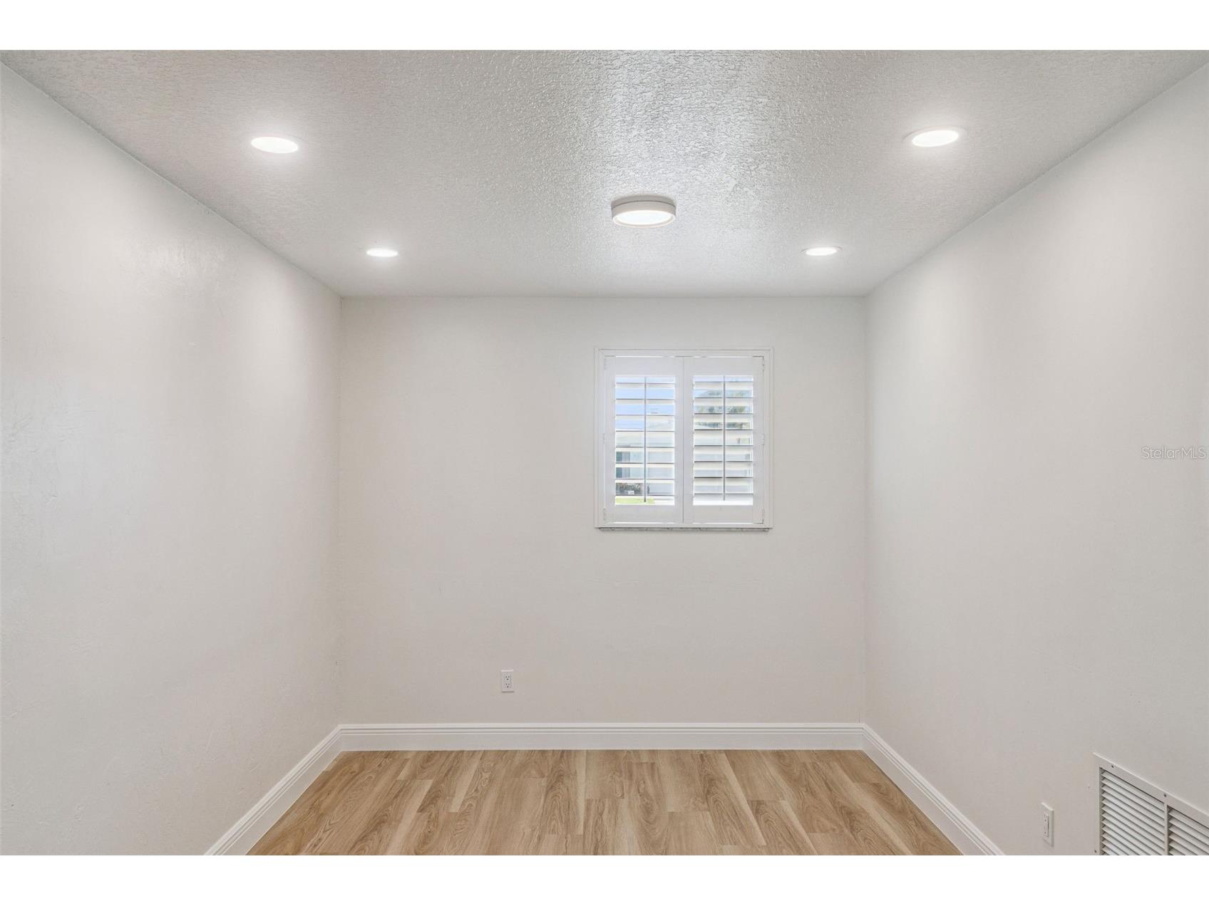 3050 Princeton Avenue Daytona Beach FL 32118 O6398141 image27