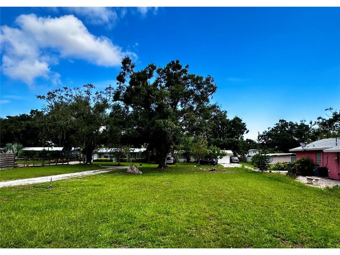 3052 Alta Vista St Sarasota FL 34237 A4659266 image5