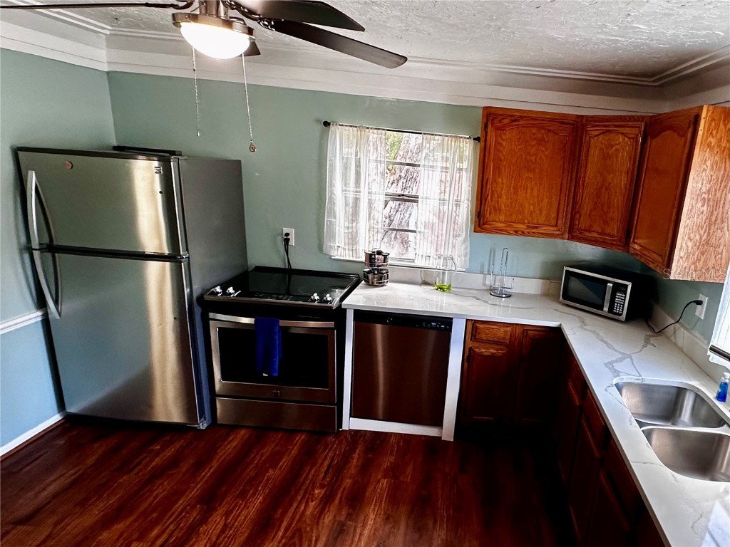 3052 Alta Vista St Sarasota FL 34237 A4659266 image9