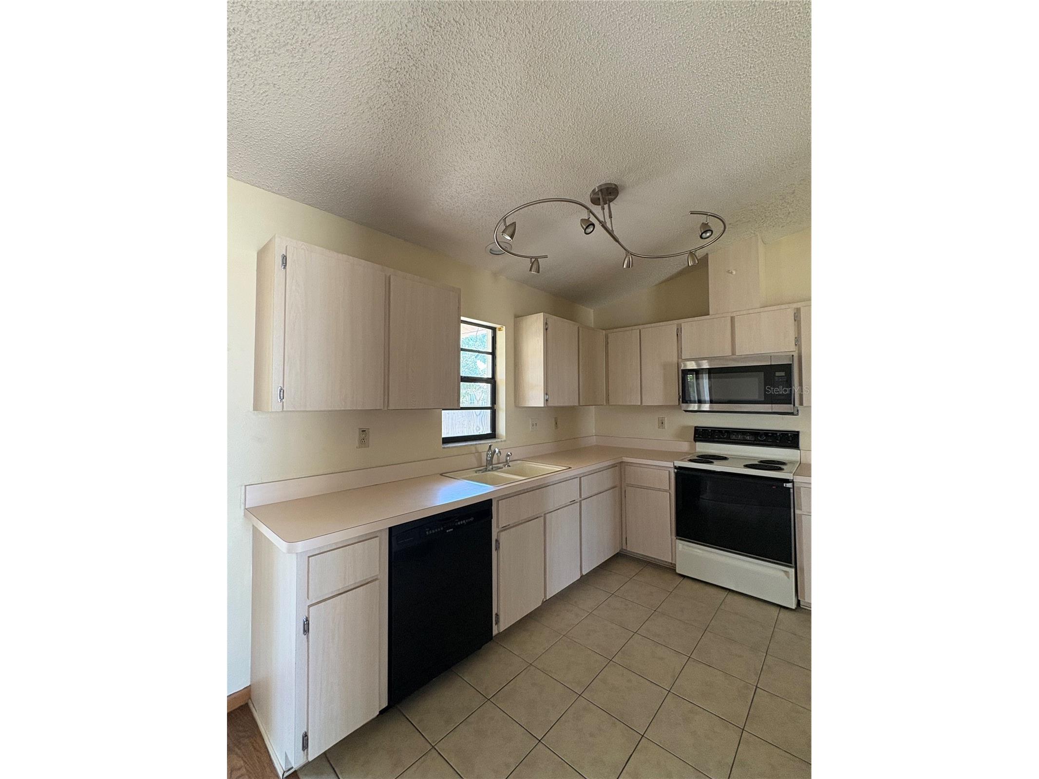3052 Salton Street Holiday FL 34691 TB8493940 image7