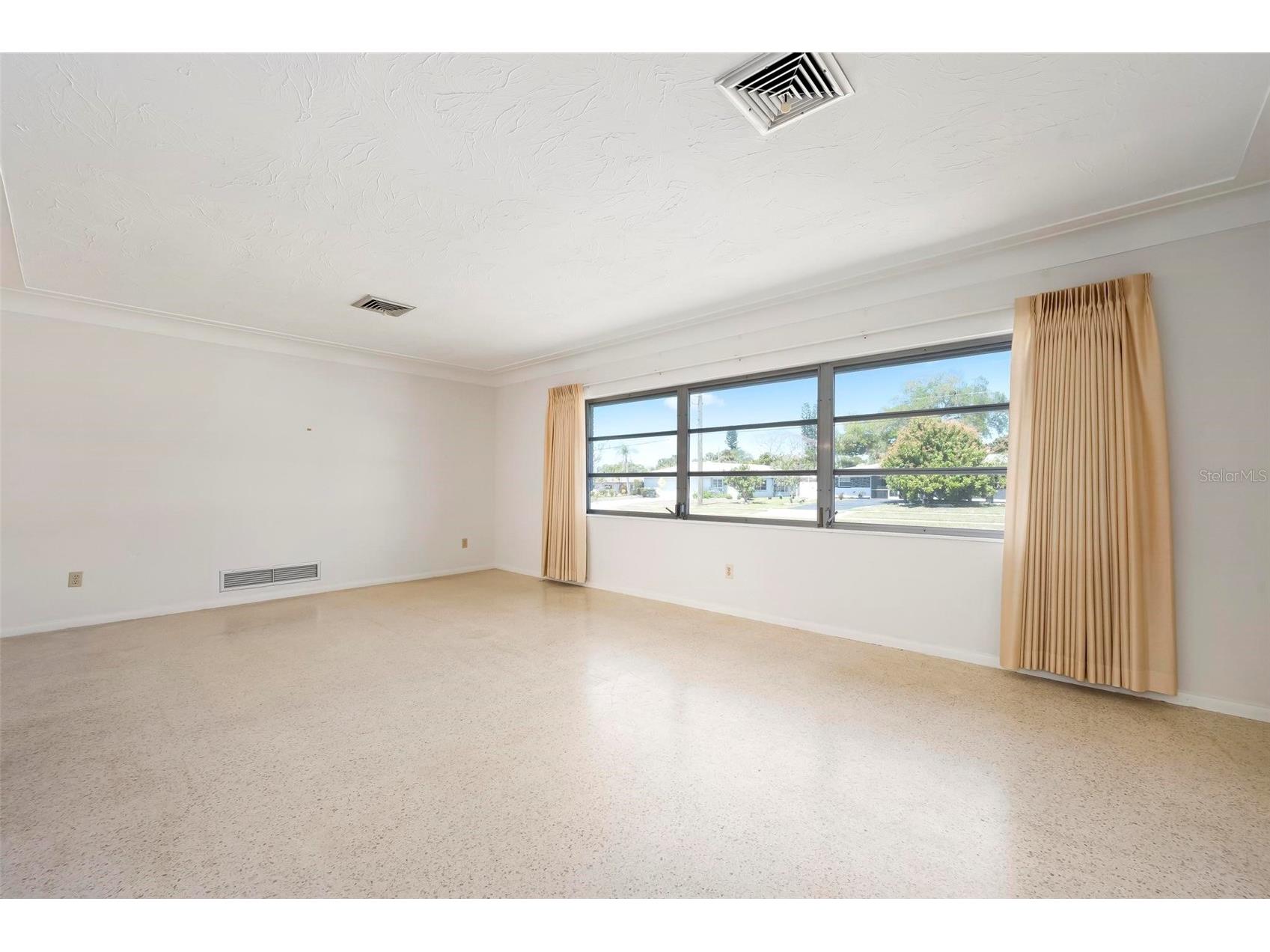 3052 Webber Street Sarasota FL 34239 A4685956 image3