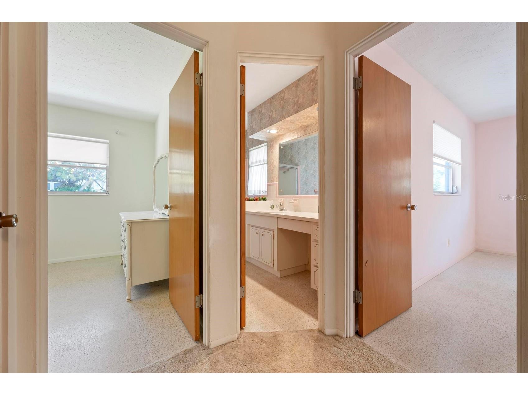 3052 Webber Street Sarasota FL 34239 A4685956 image30