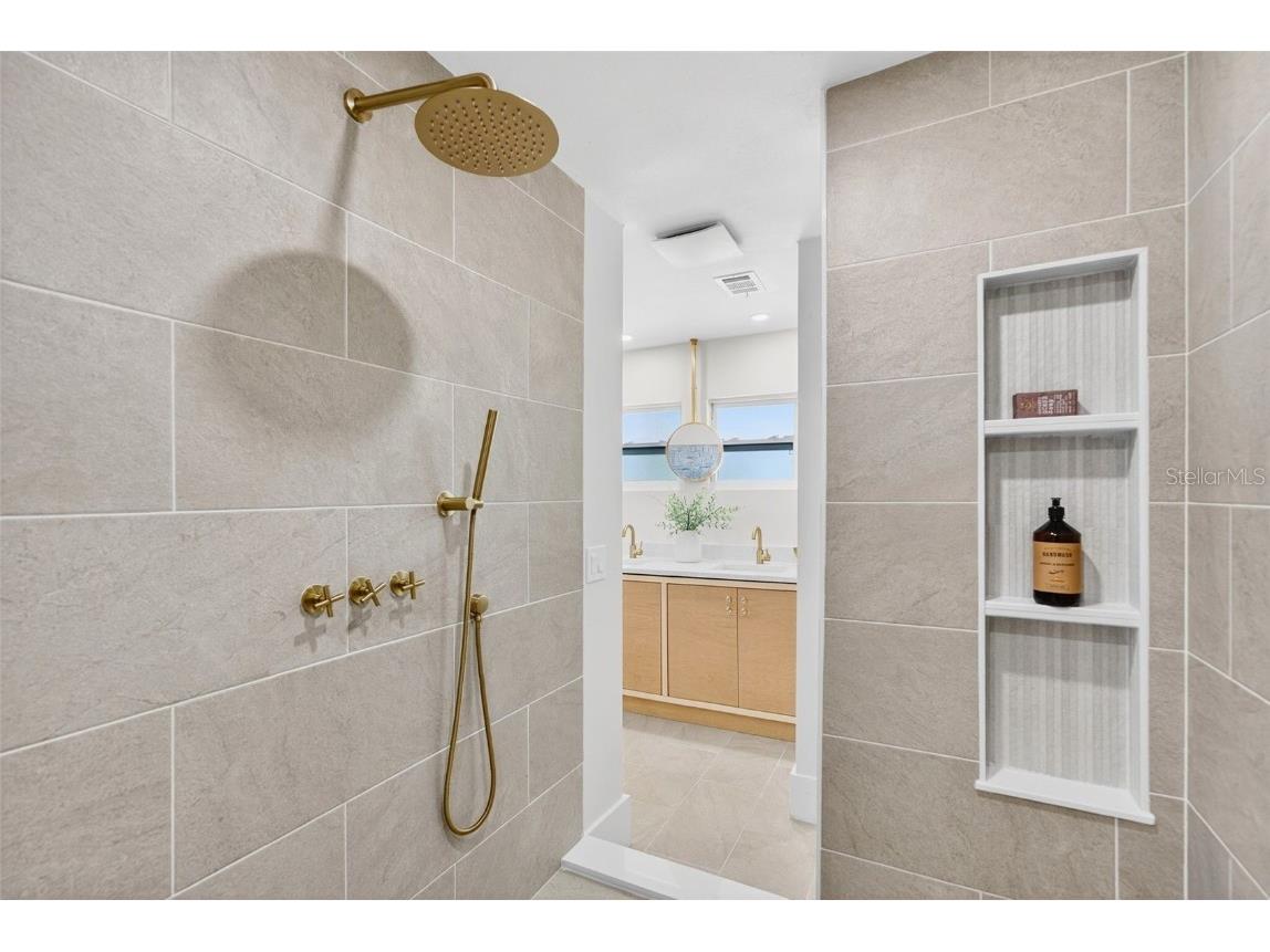 3053 2nd Avenue N Saint Petersburg FL 33713 TB8434314 image12