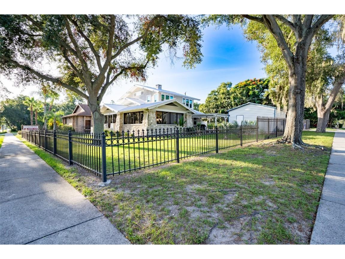 306 Avenue C NE Winter Haven FL 33881 P4926908 image1