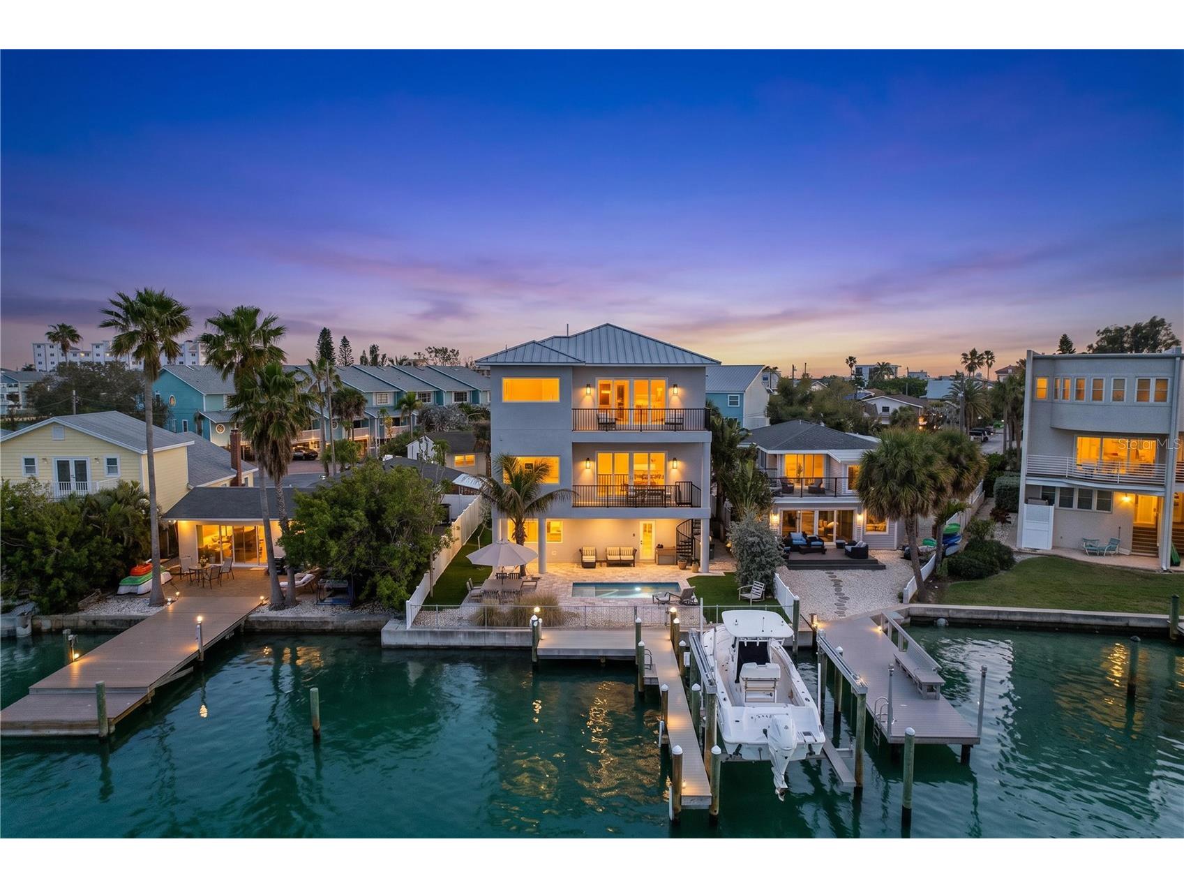 306 Bay Plz Treasure Island FL 33706 - BLIND PASS TB8502233 image1