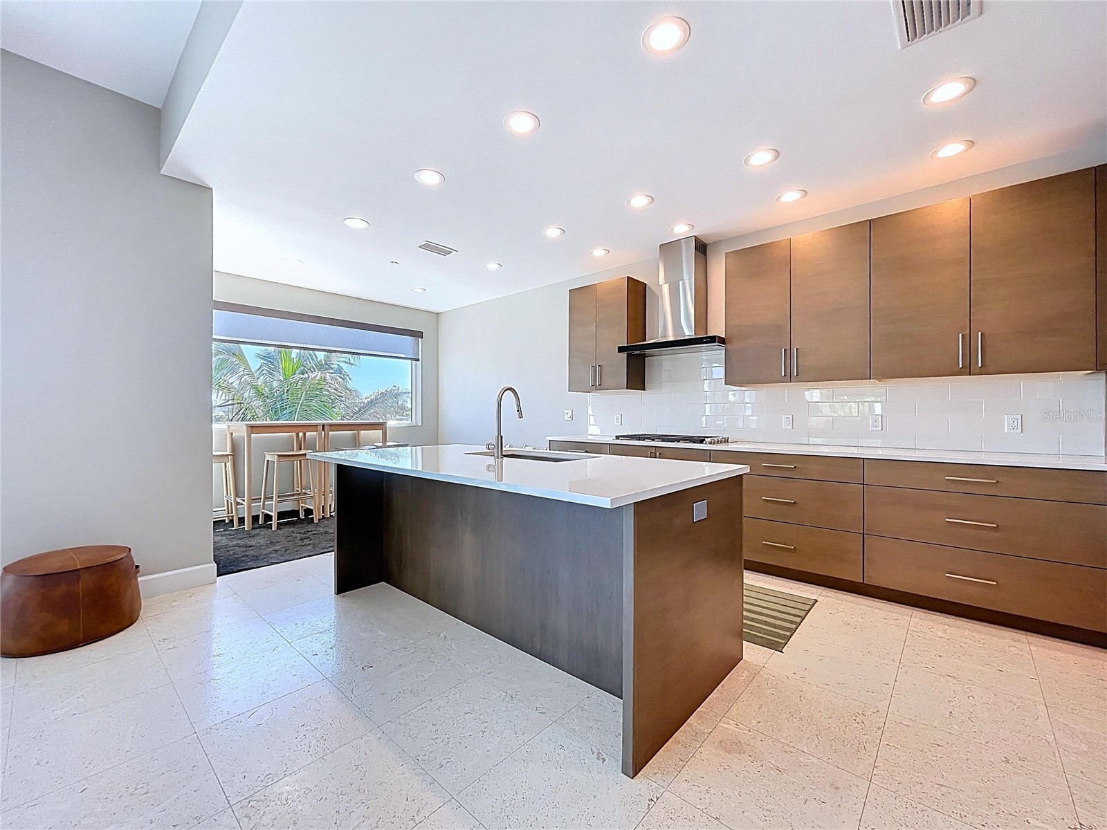 306 Bay Plz Treasure Island FL 33706 - BLIND PASS TB8502233 image14