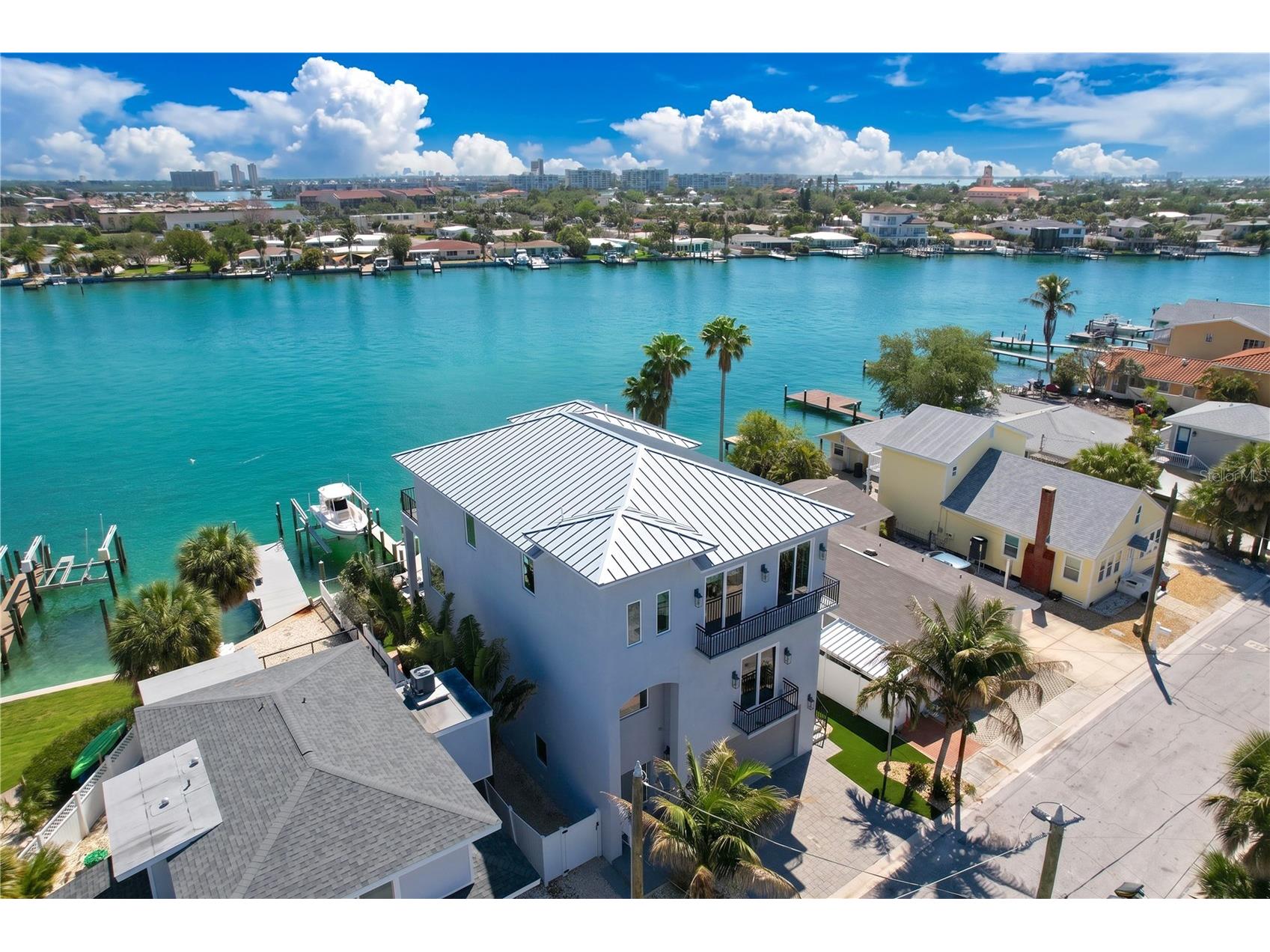 306 Bay Plz Treasure Island FL 33706 - BLIND PASS TB8502233 image2
