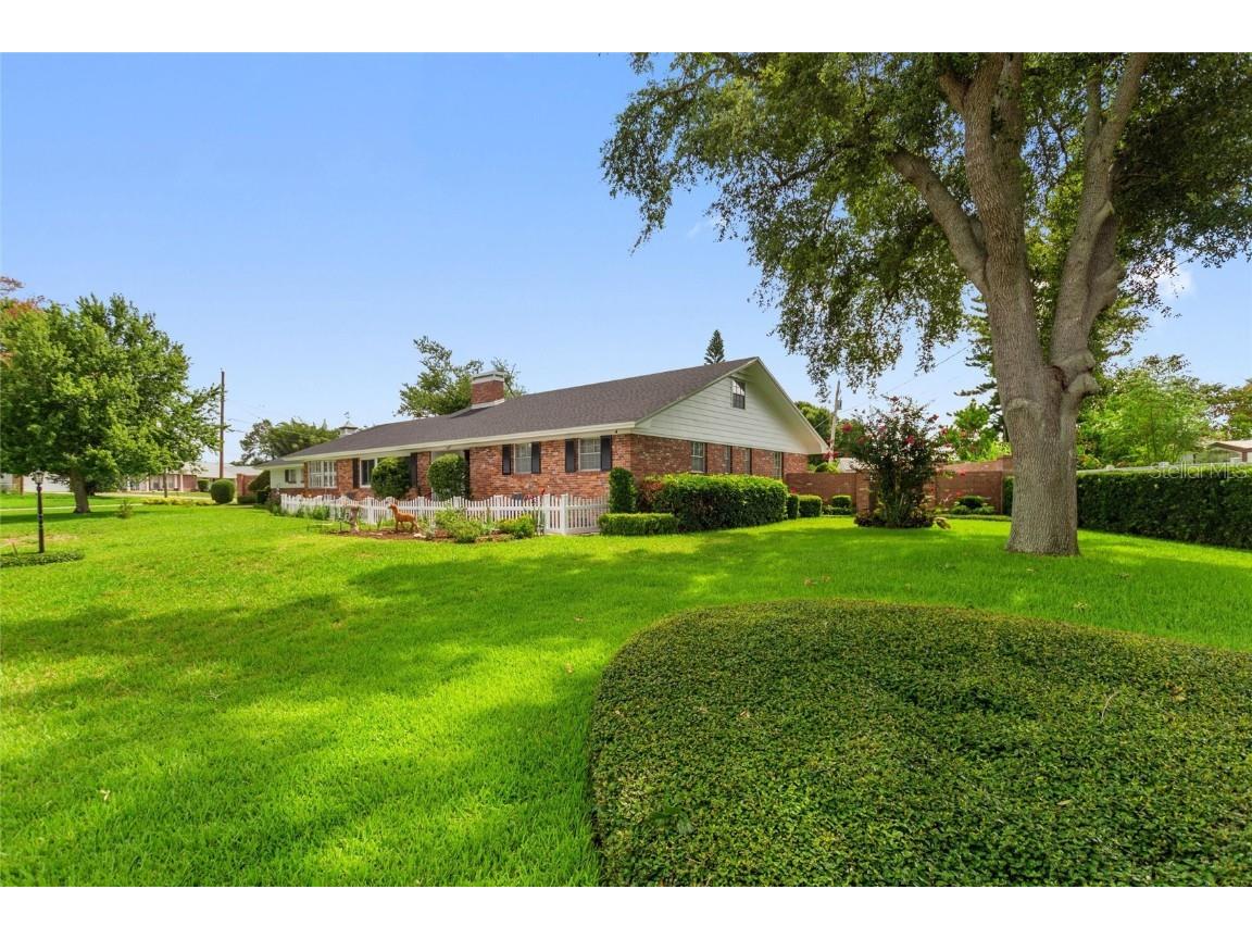 306 Collier Drive Winter Haven FL 33884 P4930870 image1