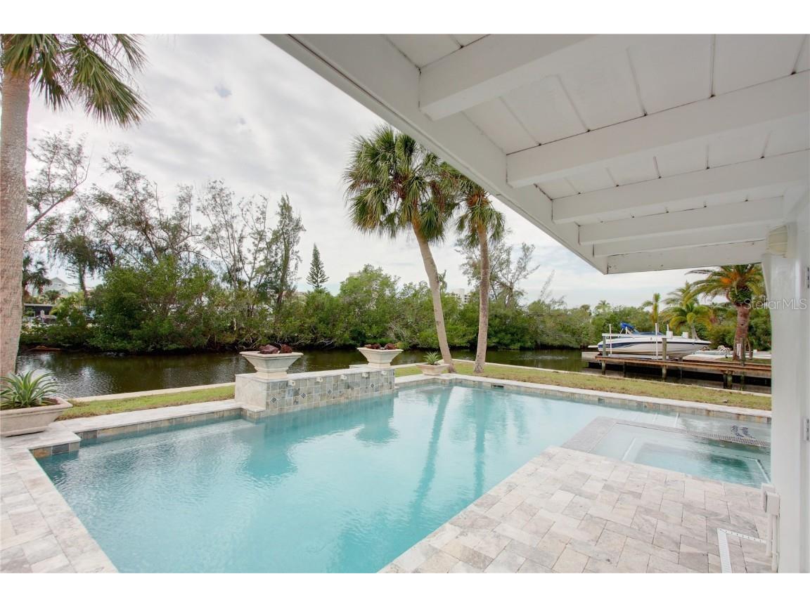 306 Island Circle Sarasota FL 34242 A4652924 image10