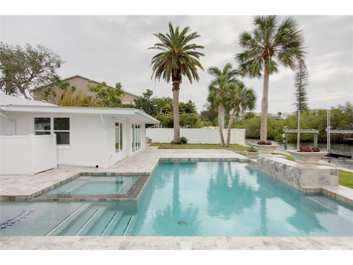 306 Island Circle Sarasota FL 34242 A4652924 image12