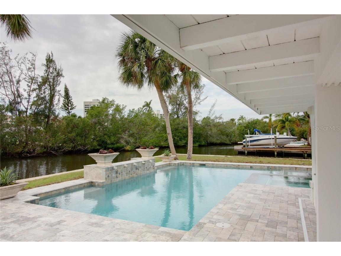 306 Island Circle Sarasota FL 34242 A4652924 image13