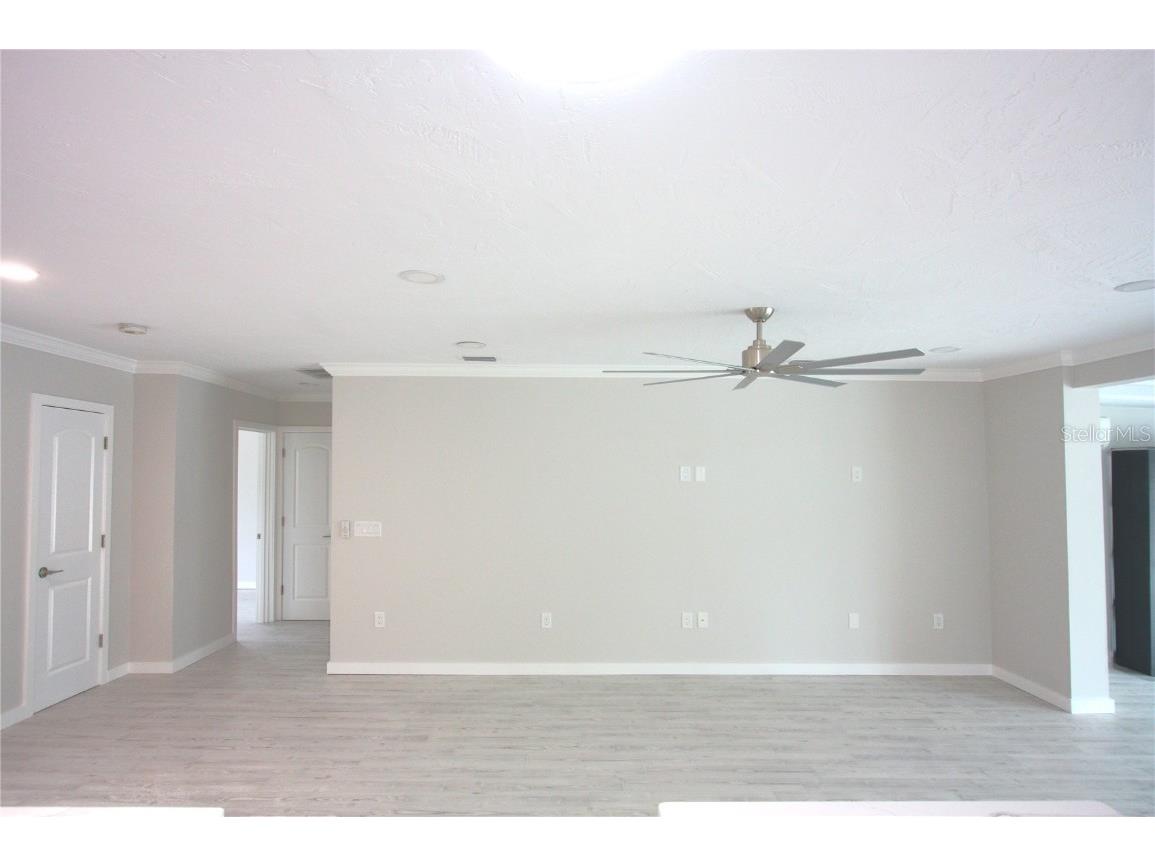 306 Island Circle Sarasota FL 34242 A4652924 image5