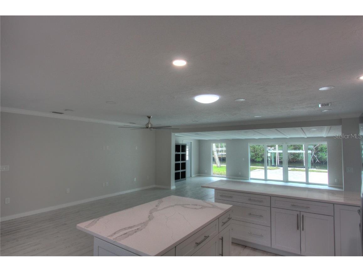 306 Island Circle Sarasota FL 34242 A4652924 image7