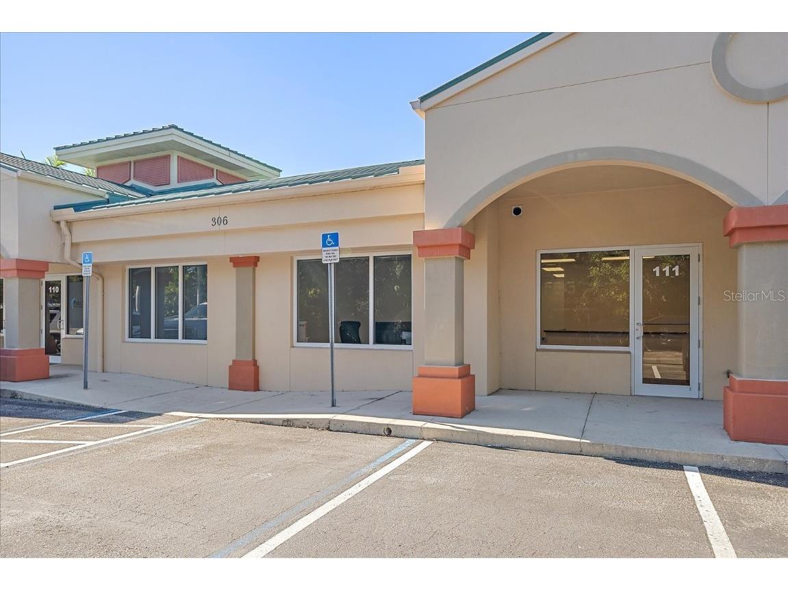 306 N Rhodes Avenue #111 Sarasota FL 34237 A4672444 image4