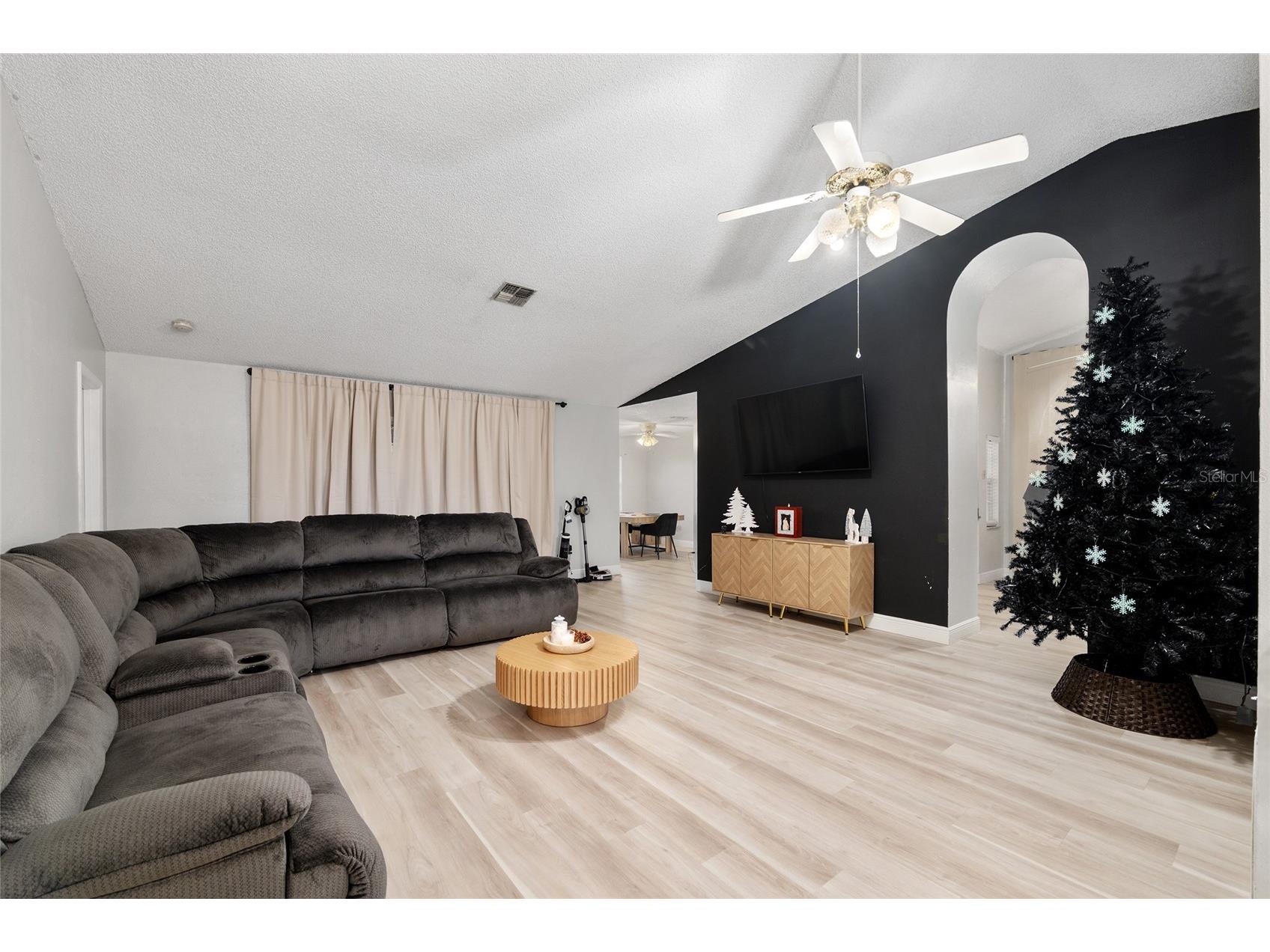 306 Oak Track Radial Ocala FL 34472 OM721150 image9