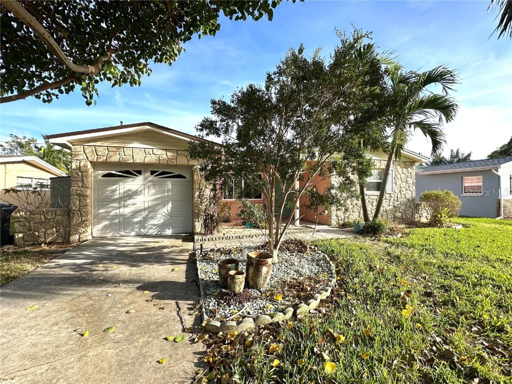 306 Tallahassee Drive NE Saint Petersburg FL 33702 TB8312800 image1