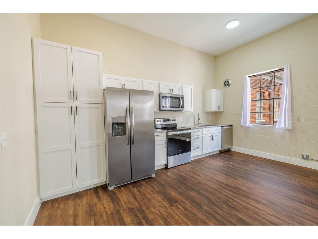 306 W Wisconsin Avenue #212 Deland FL 32720 V4948686 image3