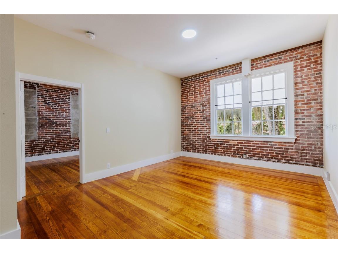 306 W Wisconsin Avenue #303 Deland FL 32720 V4937823 image1