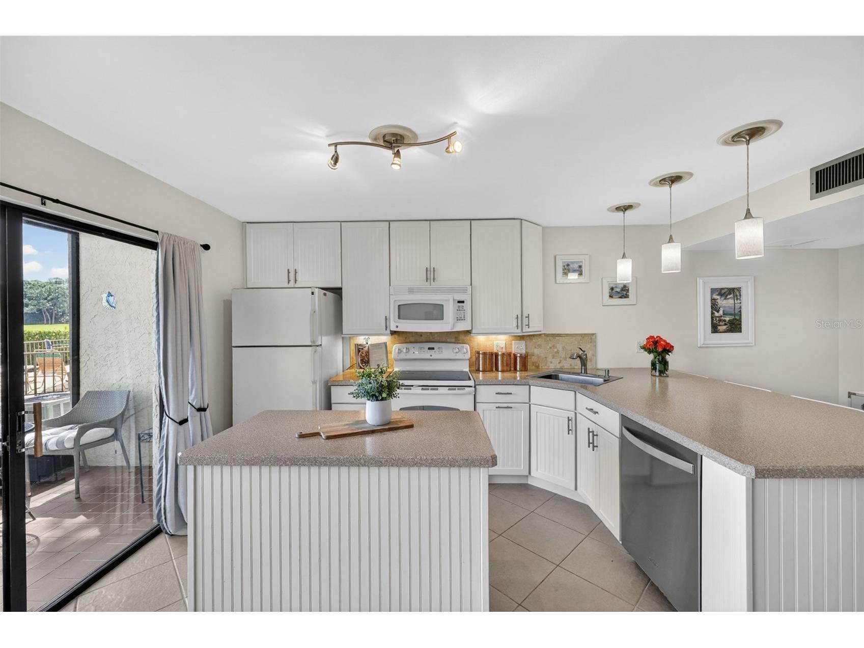 3061 Quail Hollow # 35 Sarasota FL 34235 A4690473 image11