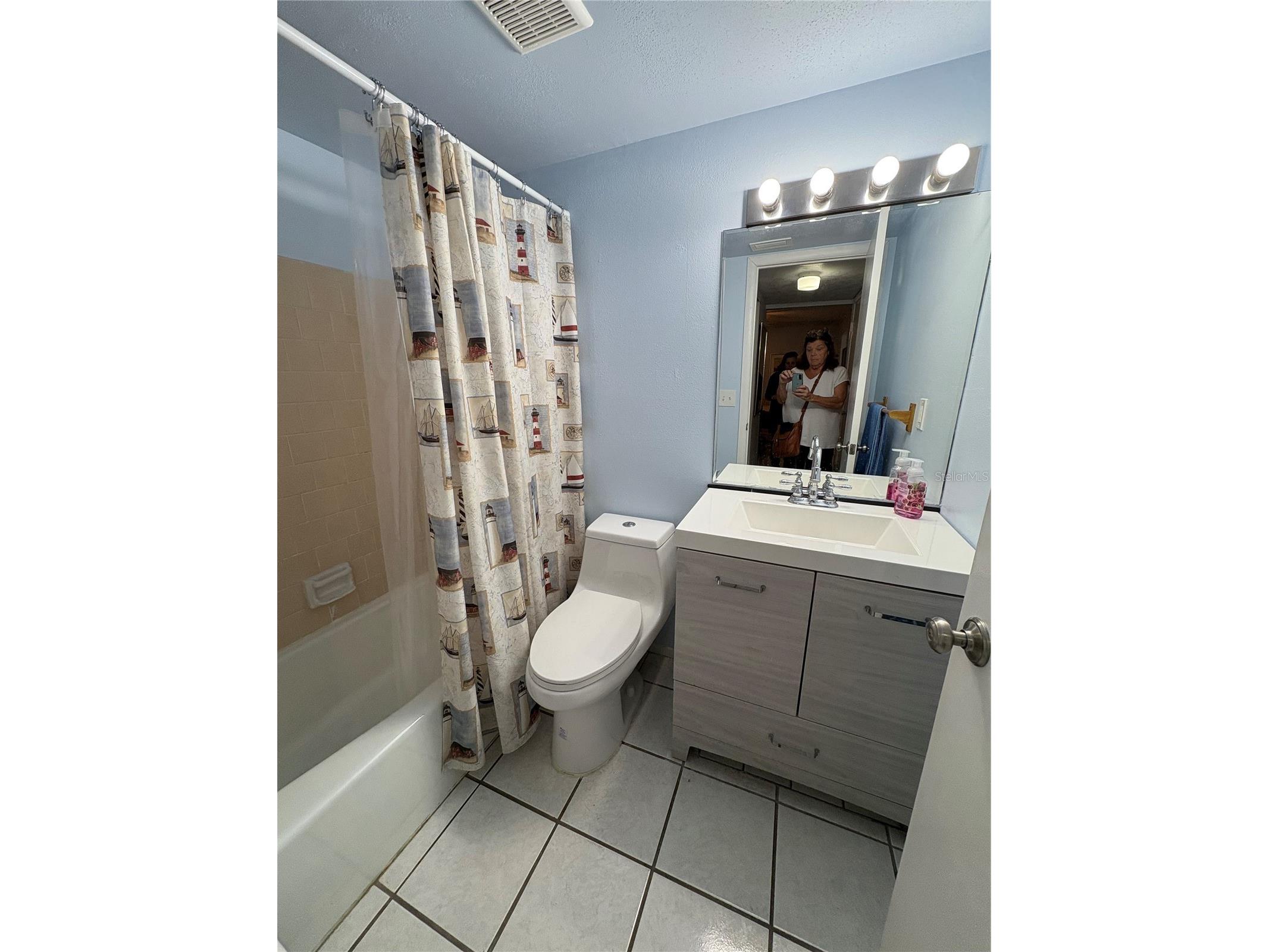 3064 Lake Bayshore Drive #115 Bradenton FL 34205 A4679290 image40