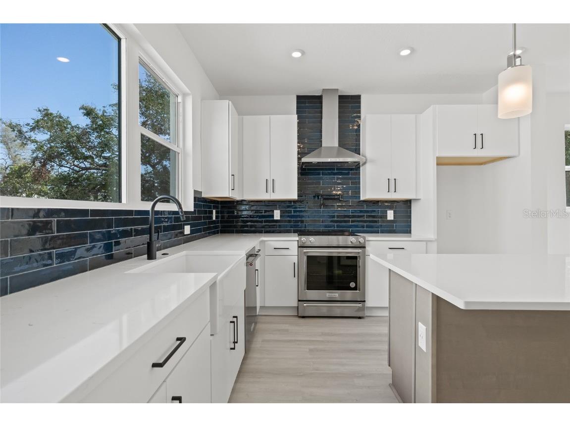 307 15th Street N Saint Petersburg FL 33705 TB8451688 image18