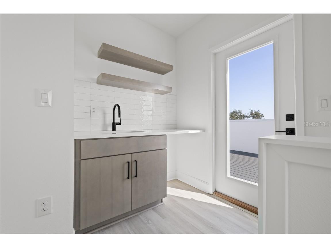 307 15th Street N Saint Petersburg FL 33705 TB8451688 image33