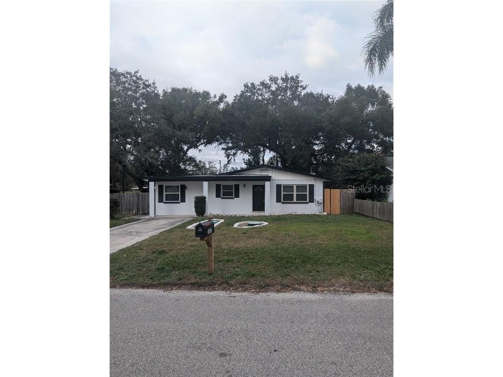 307 1st Avenue SW Lutz FL 33548 A4633174 image1