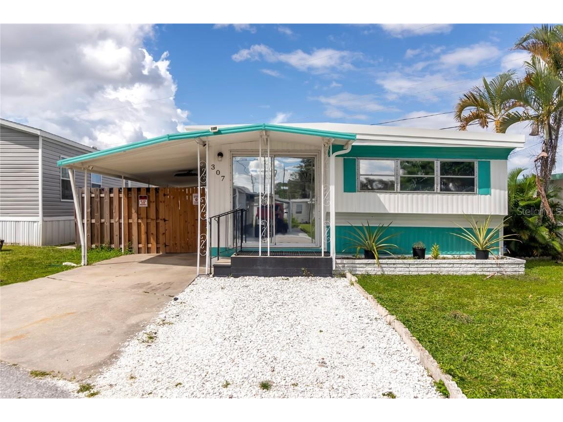 307 52nd Avenue Drive W Bradenton FL 34207 A4670966 image1