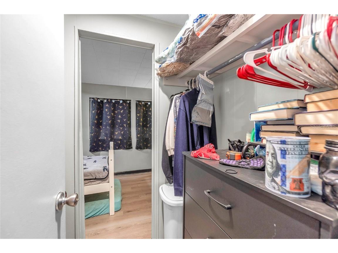 307 52nd Avenue Drive W Bradenton FL 34207 A4670966 image9