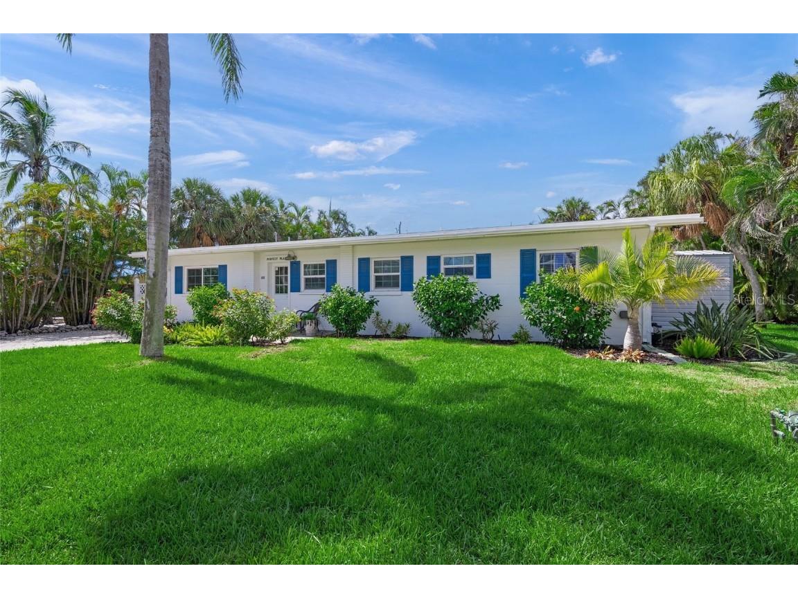 307 57th Street Holmes Beach FL 34217 A4659537 image2